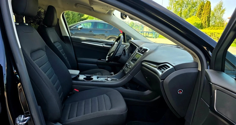 Ford Mondeo cena 67900 przebieg: 190900, rok produkcji 2020 z Iława małe 352